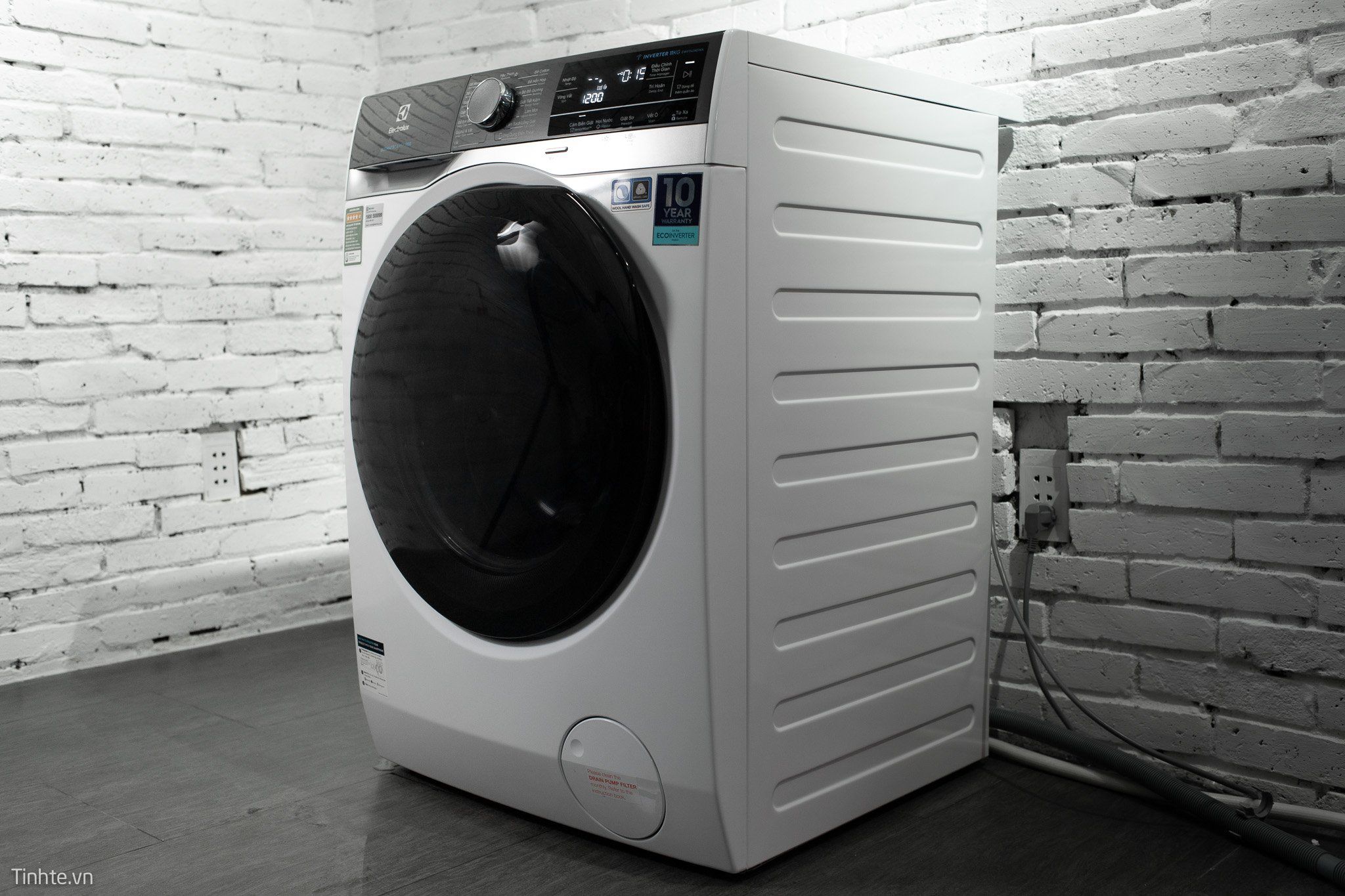 Máy giặt Electrolux EWF1141AEWA0