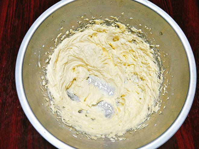Làm bánh quy bơ sữa bằng lò vi sóng